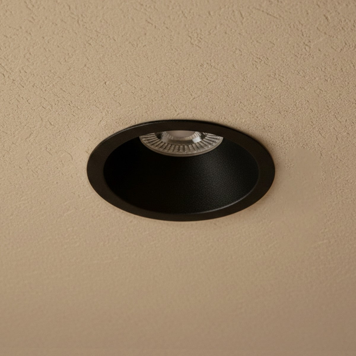 DELTA KLV-101-0032 Χωνευτό Φωτιστικό Downlight Σποτ για Λάμπα MR16 με Ντουί GU10 AC 220-240V IP20 - Μαύρο Ματ - Μ8.5 x Π8.5 x Υ3.5 / Q7.5