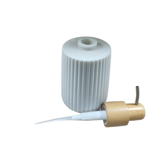 Δοχείο Υγρού Σαπουνιού Λευκό Ραβδωτό Ρητίνης με Ξύλινη Αντλία 9x9x17