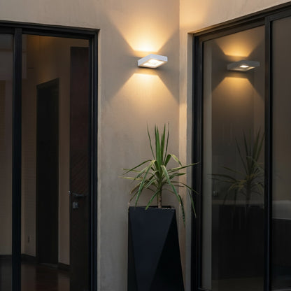 AURA KLV-101-0118 Φωτιστικό Τοίχου / Απλίκα LED 7W 875lm 45° AC 220-240V Αδιάβροχο IP65 Θερμό Λευκό 2700K - Bridgelux COB Chip & TÜV SÜD Driver - Λευκό Ματ - Μ13 x Π15 x Υ4.5