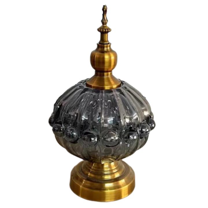 Διακοσμητική Γυάλινη Φοντανιέρα με Χρυσό Μεταλλικό Καπάκι και Αντικέ Πόδι 13x13x27