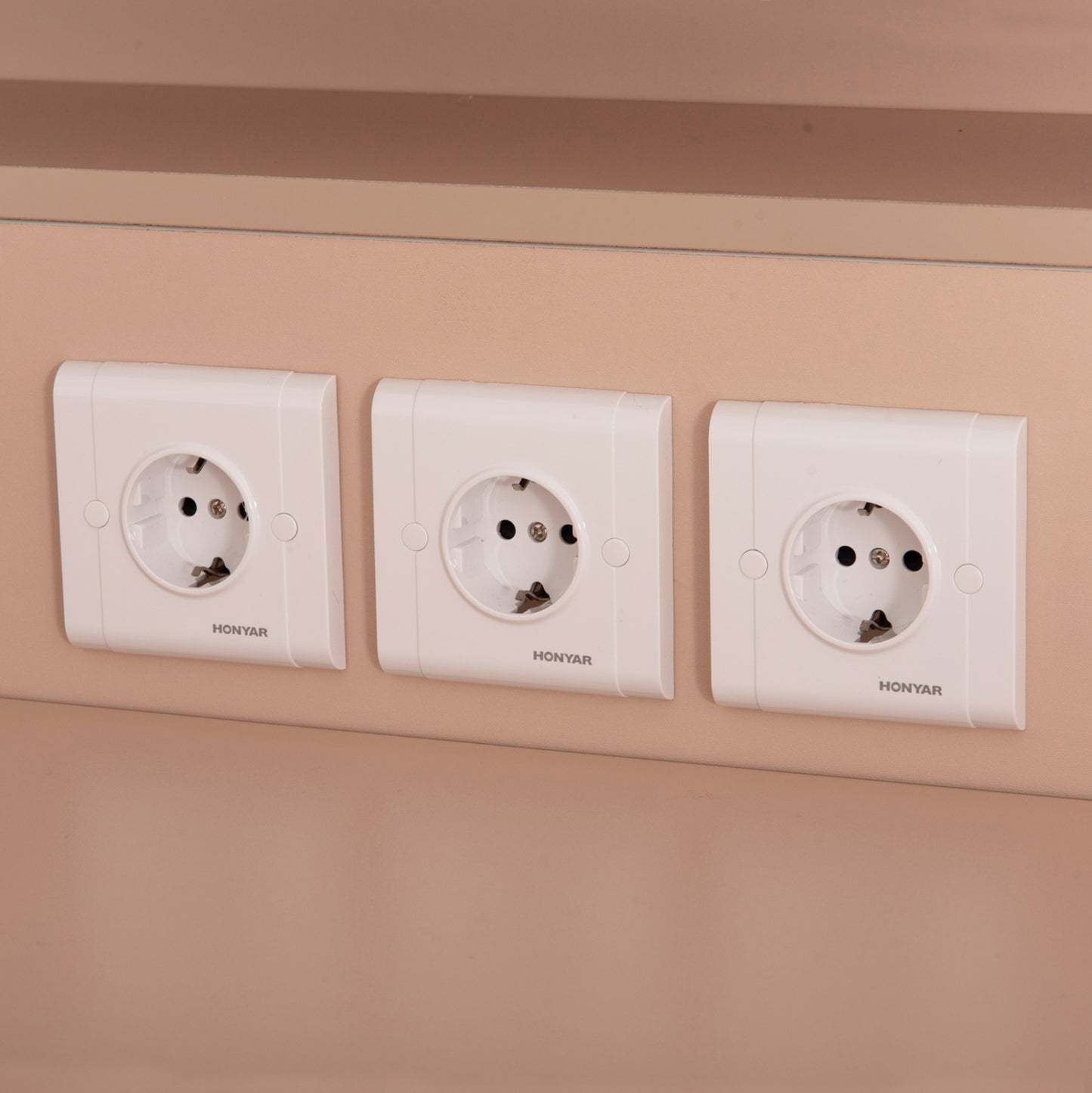 ΓΡΑΦΕΙΟ ΥΠΟΔΟΧΗΣ DALTON ΜΕΛΑΜΙΝΗ ΣΕ SONAMA ΜΠΕΖ 240x80x106