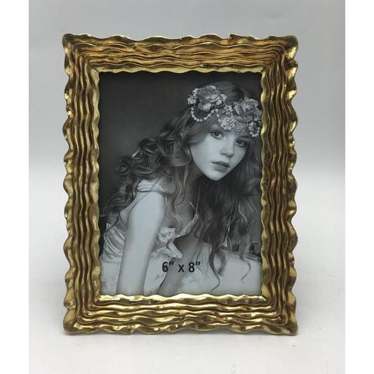 Κορνίζα Polyresin Χρυσή Ανάγλυφη 15×20εκ