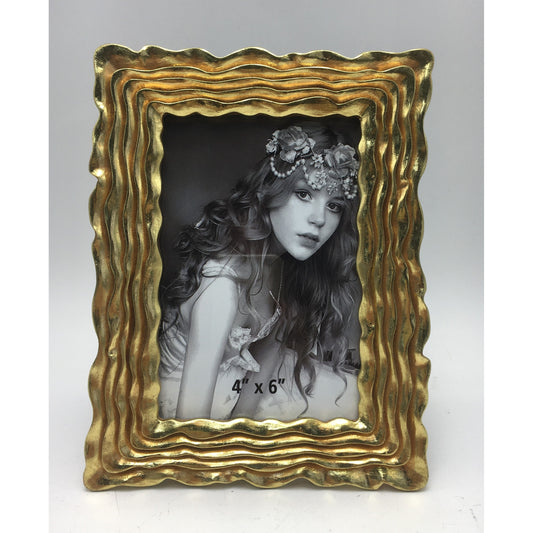 Κορνίζα Polyresin Χρυσή Ανάγλυφη 10×15εκ